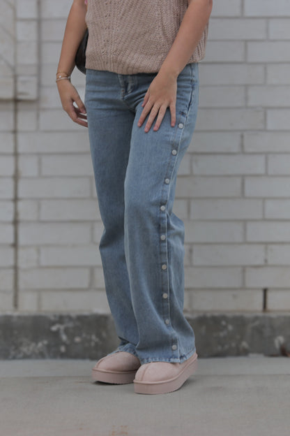 Mid-Rise Jean with Buttons